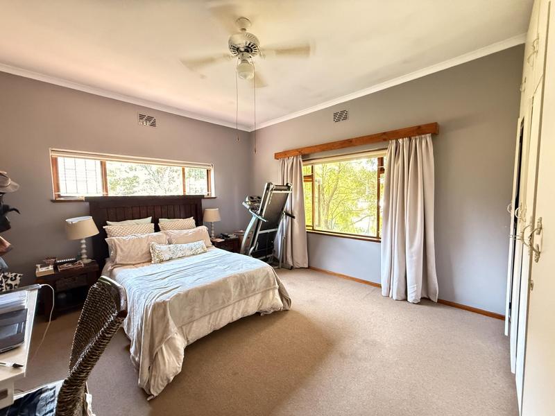 5 Bedroom Property for Sale in Bergzicht Western Cape